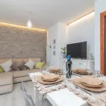 Trilo Nina سانتا تيريزا غالّورا
