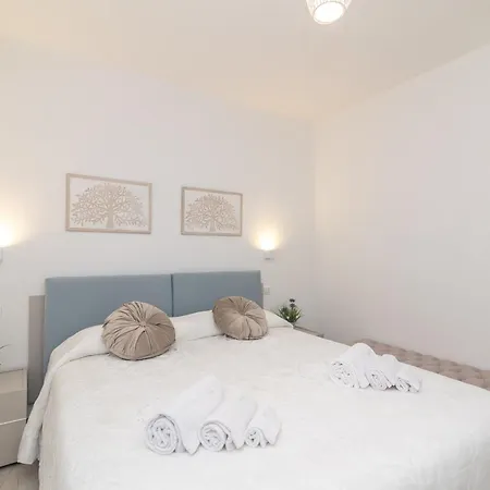 شقة Trilo Nina سانتا تيريزا غالّورا