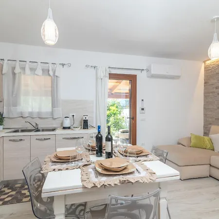 Trilo Nina Apartment