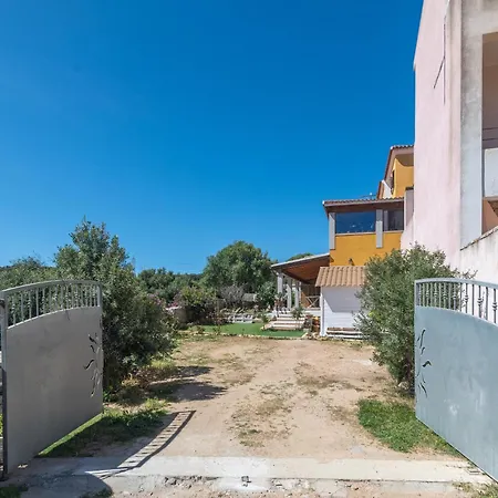 شقة Trilo Nina سانتا تيريزا غالّورا